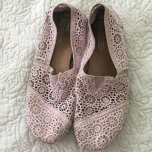 Lavender Lace Toms